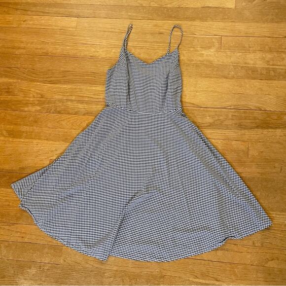 Old Navy Dresses & Skirts - Old Navy blue and white mini dress with spaghetti straps size SP b23